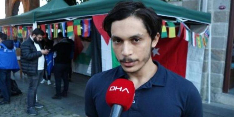 Gazzeli Karim: “Ailemin hepsi bir anda ölmesin diye aynı yerde kalmıyorlar”