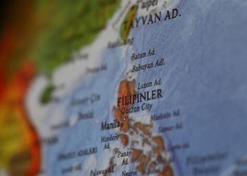 İki ülke arasında tehlikeli gerilim! Savaş gemileri çarpıştı