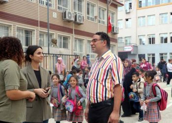 Kimse inanmıyor; masallardan etkilenip 44 dil öğrendi